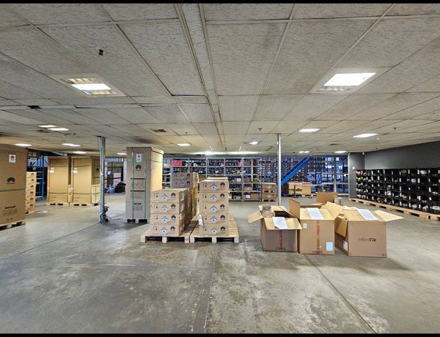 4,665M² WAREHOUSE TO LET IN LINBRO PARK